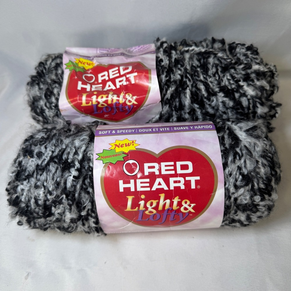 Red Heart Light & Lofty Yarn Salt & Pepper 9317 Bulky Boucle 2 Skeins E708 New